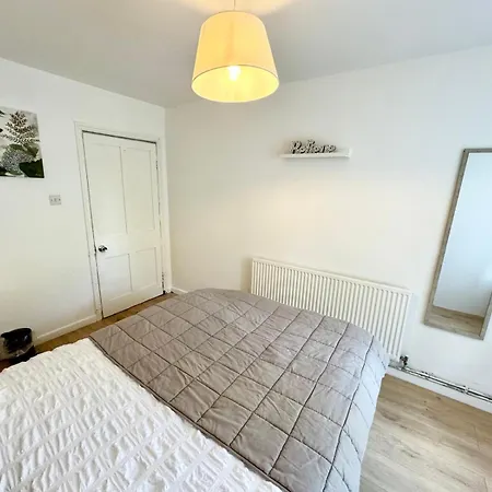 Comfy Near City Centre * ブリストル