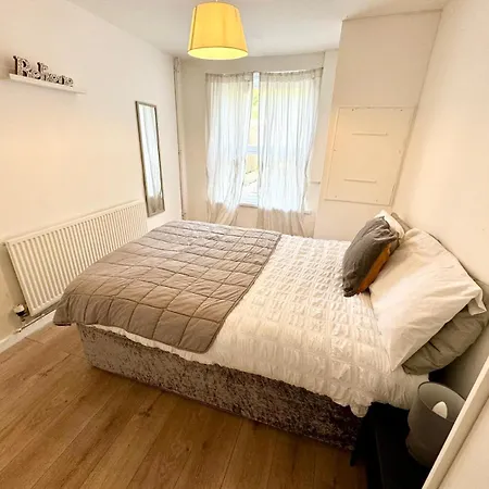 בית אירוח Comfy Near City Centre *